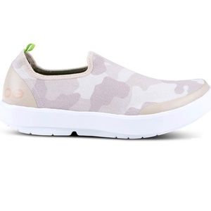 OOFOS OOMG EEZEE - tan camo